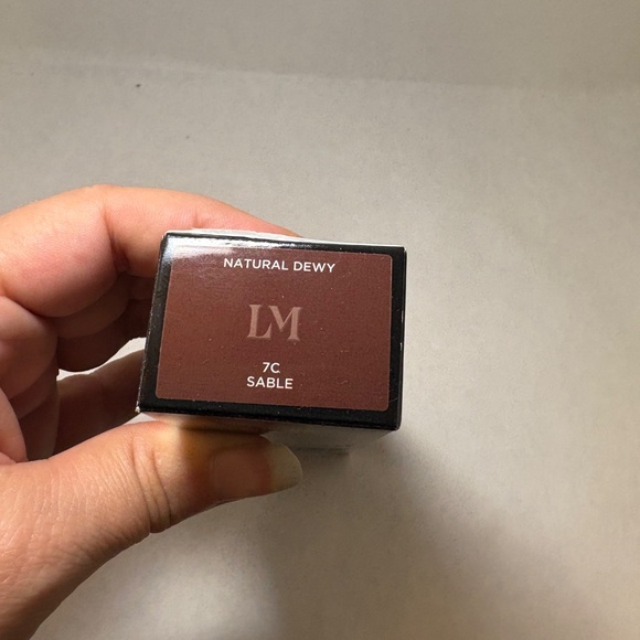 Laura Mercier Tinted Moisturizer Natural Dewy SPF30 7C Sable 1.5 oz; 06/26 - Picture 2 of 5